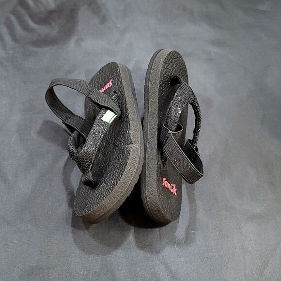 SANUK GIRL YOGA GLITTER STRAP SANDAL - Picture 7 of 13